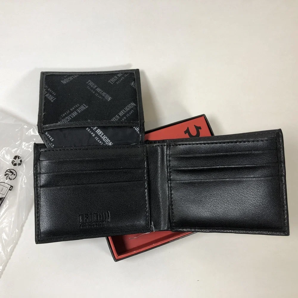 NEW True Religion Black Leather Bifold Wallet Men Gold Logo Box